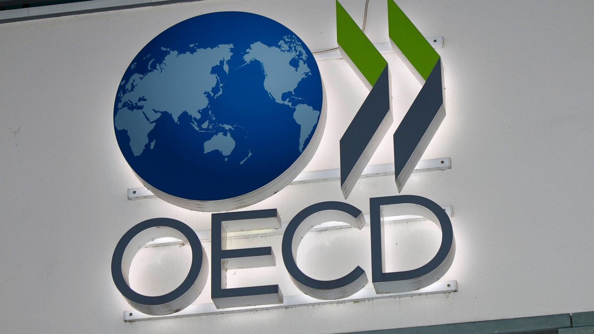 OECD zlepšila výhled růstu světové ekonomiky